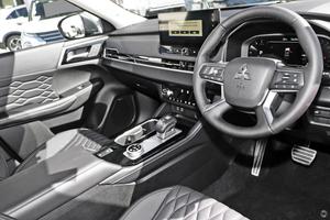 2025 Mitsubishi Outlander Exceed ZM