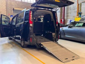 2015 Toyota Esquire XI WELCAB Wheelchair accessible Van