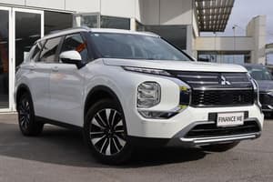 2025 Mitsubishi Outlander LS ZM