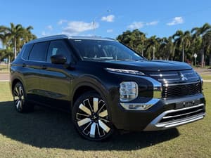 2025 Mitsubishi Outlander Exceed Tourer ZM