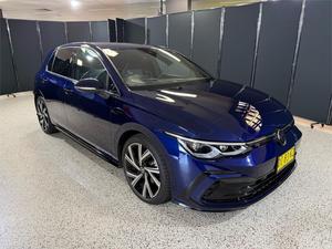 2023 Volkswagen Golf 110TSI R-Line 8