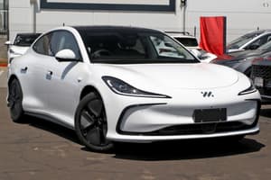 2025 MG IM5 Premium P12L