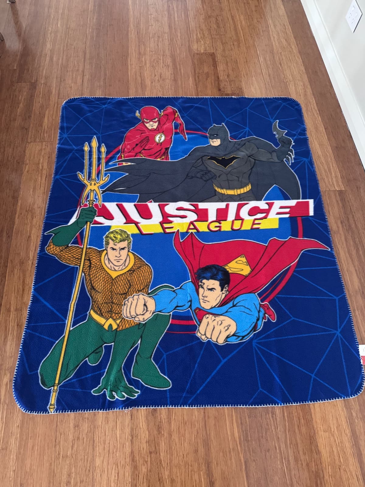 Kids fleece blankets x4 - excellent condition! image 2