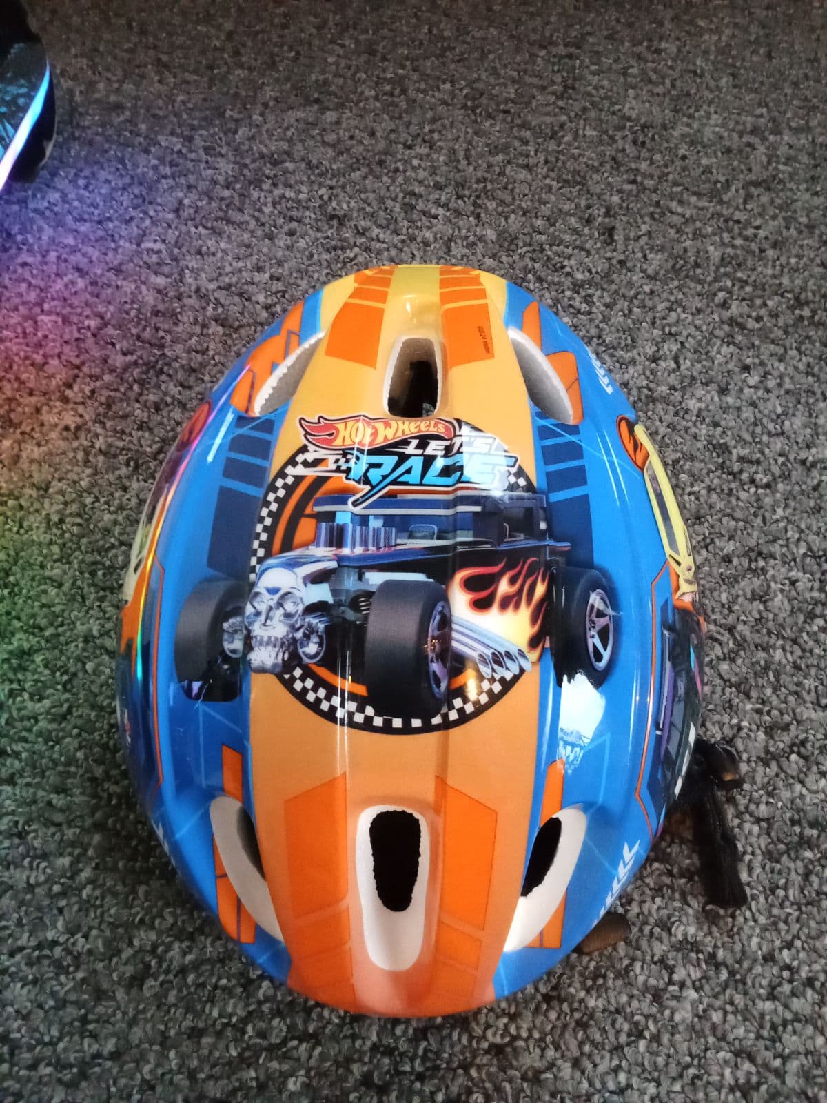 custom fit football helmet AXIOM | Varsity | Helmets | Open Catalogue