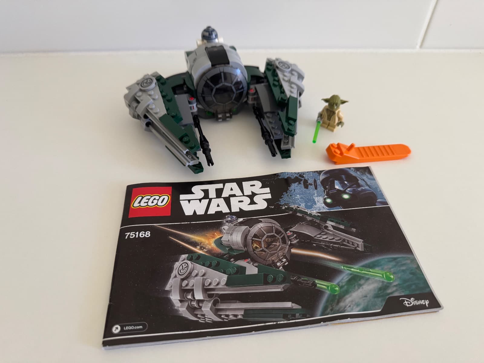 LEGO Star Wars Yodas Jedi Starfighter (75168) – complete+instructions