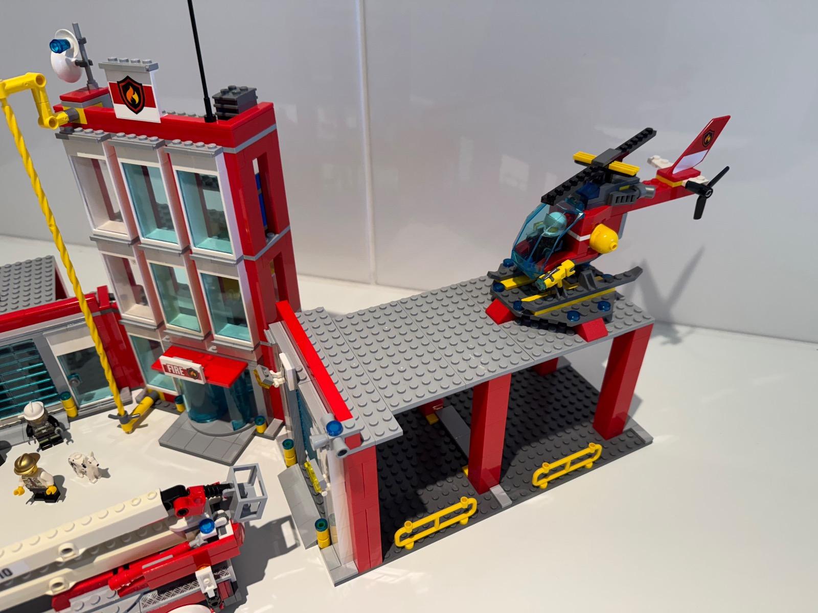 LEGO Fire Station (60110) - complete set with original instructions image 3