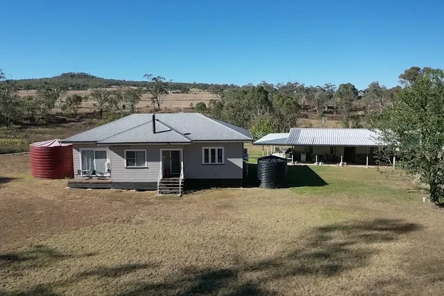 38 HALL ROAD, Forest Springs, Queensland 4362 - for Sale | Gumtree ...
