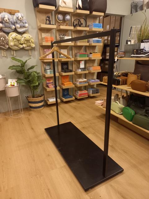 Singe Rail Style Rack - Miscellaneous Goods in Newtown VIC | Gumtree ...