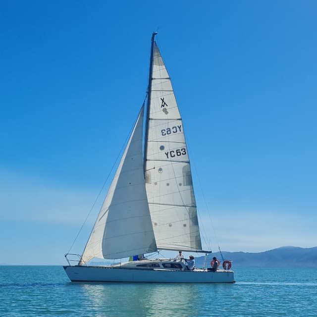 Adams 10 Cruising, clean, lots of sails, some very minor wrk to doo ...