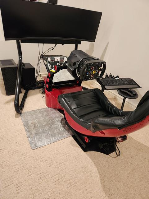 Sim rig fully equipped racing simulator beautiful Ferrari rig Red ...