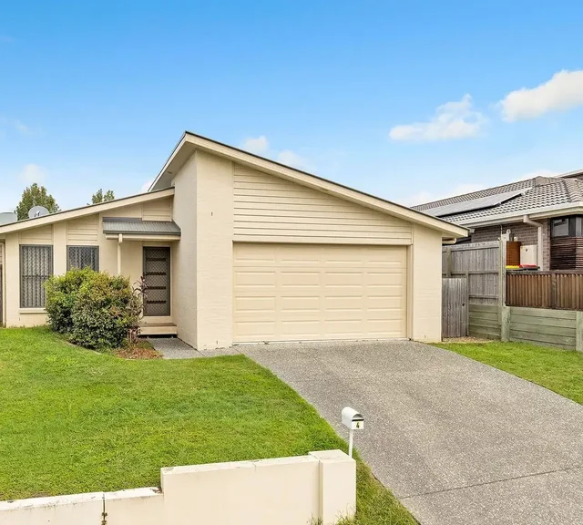 4 Ladbroke St, Wakerley, Queensland 4154 - for Rent | Gumtree Australia