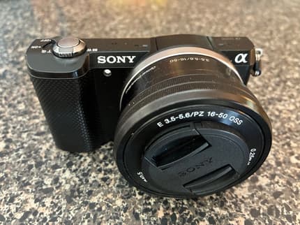 SIGMA 17-70mm f/2.8-4.5　DC MACRO(キャノン) camera in Mandurah Area, WA | Cameras | Gumtree Australia Local