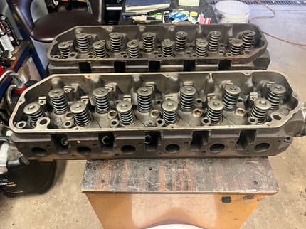 Ford cast iron inline 6 250 2V crossflow cylinder head