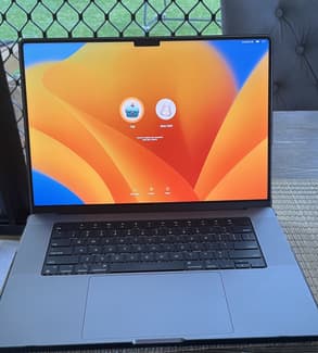 Apple MacBook Pro 16 (2021 model) M1 MAX 64GB RAM 2TB SSD MINT