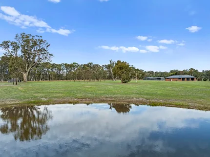 18 Grimwade Lane, Mansfield, Victoria 3722 - for Sale | Gumtree Australia