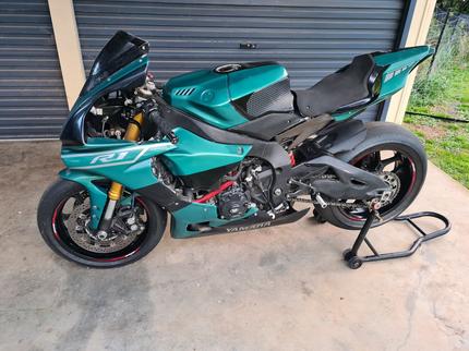 2015 Yamaha YZF R1 Track bike | Motorcycles | Gumtree Australia Wagga ...