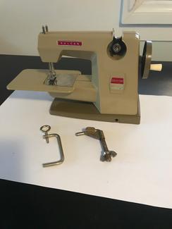 A vintage Vulcan Countess Childs sewing machine - Collectables in ...