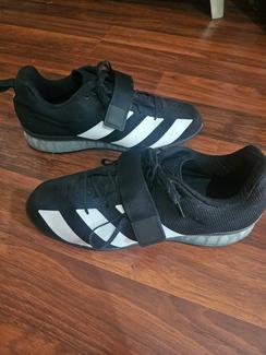 adidas gazelle silver green womens adidas Men's Primeblue NMD R1 main image 0