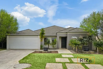 8 Woolly Road, Banksia Grove, Western Australia 6031 - for Sale ...