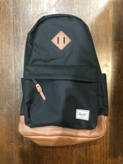 herschel backpack ottawa Little America Mid Jigging adidas Small Backpack Color:Navy/White It has a capacity