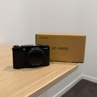 Fujifilm X-M5 Camera *Brand New condition in Box *Only 1500 Shutter Co ...