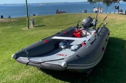 Jet Lee Jackets True Kit Discovery 4.0m Catamaran + Tohatsu 9.9hp turn key package ...