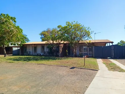 16 Clarkson Way, Bulgarra, Western Australia 6714 - for Rent | Gumtree ...