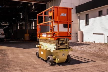 2017 JLG R6 Electric Scissor Lift | Farming Equipment | Gumtree ...